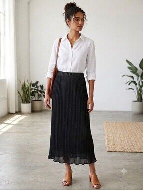 Women’s Black Pleated Maxi Skirt, M